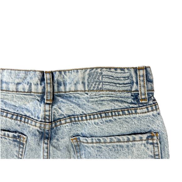 Revice 26 Light Wash Denim Cut Offs Jean Shorts Butt Rip 3 Inseam Button Fly - Picture 7 of 7